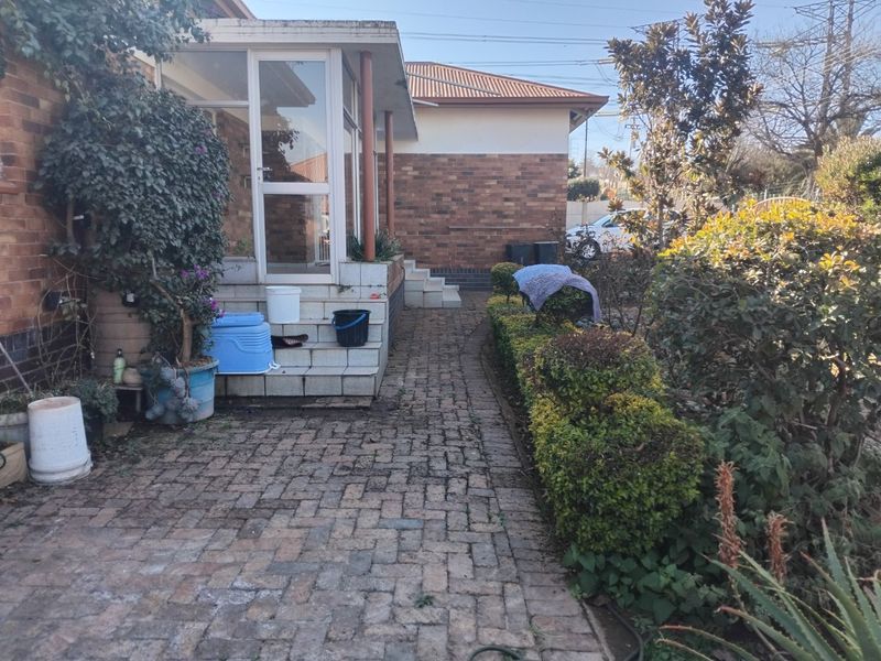 Charming Family Home for Sale in Sought-After Primrose Hill - Photo 6