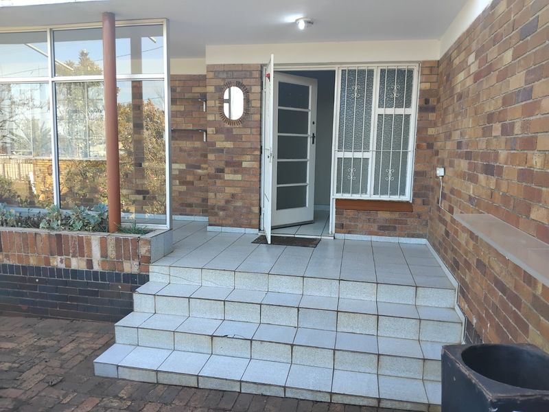 Charming Family Home for Sale in Sought-After Primrose Hill - Photo 7