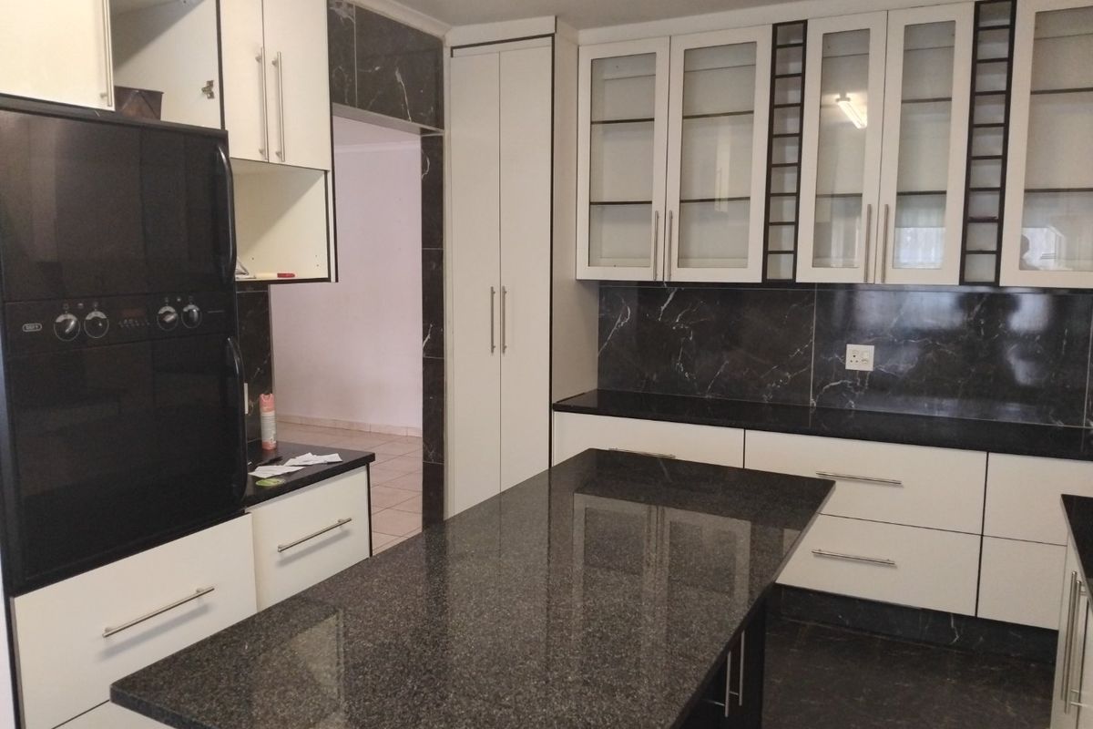 Spacious 4-Bedroom Family Home with Pool and Granny Flat for Sale - Photo 3