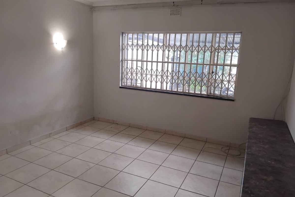 Spacious 4-Bedroom Family Home with Pool and Granny Flat for Sale - Photo 3