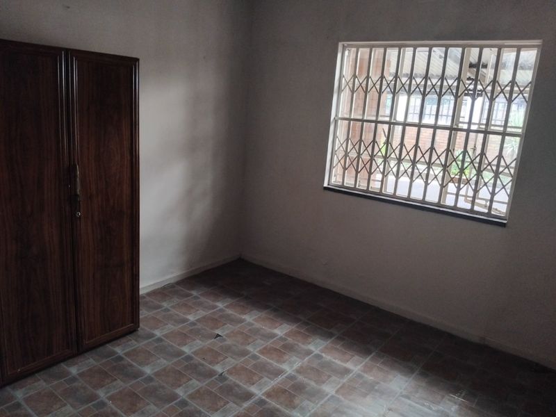 Spacious 4-Bedroom Family Home with Pool and Granny Flat for Sale - Photo 6