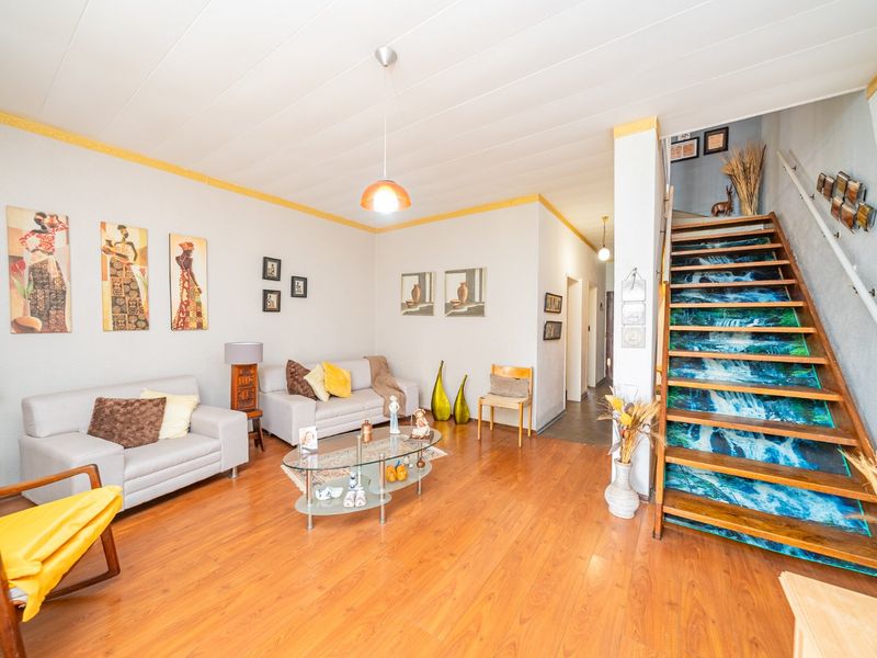 Modern 2 Bedroom Townhouse with Garden in Secure Complex - Photo 6