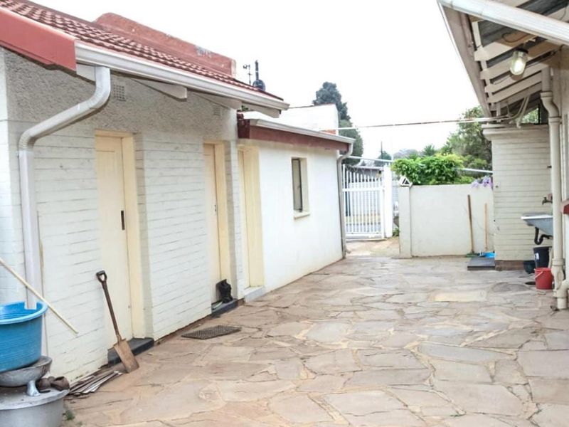 Charming 3-Bedroom Home with Garden Cottage – A Must-See! - Photo 8