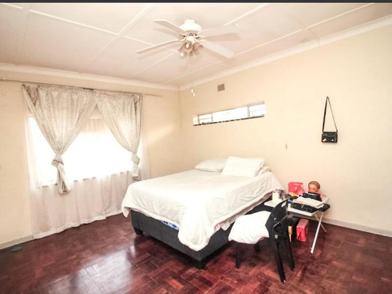 Charming 3-Bedroom Home with Garden Cottage – A Must-See! - Photo 2