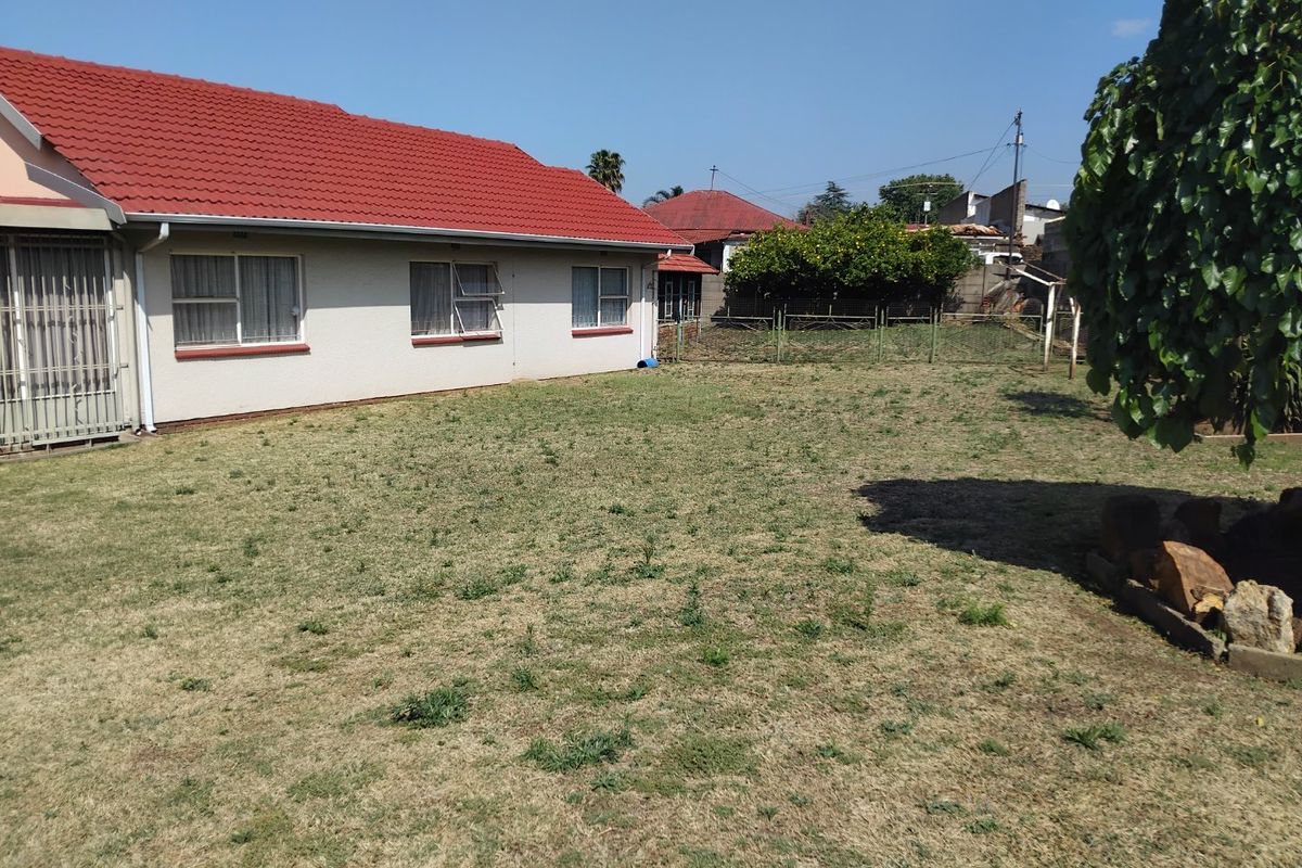3 Bed House For Sale – Family Home with Granny Flat & Office Space - Photo 5