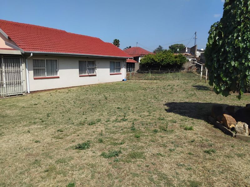 3 Bed House For Sale – Family Home with Granny Flat & Office Space - Photo 5
