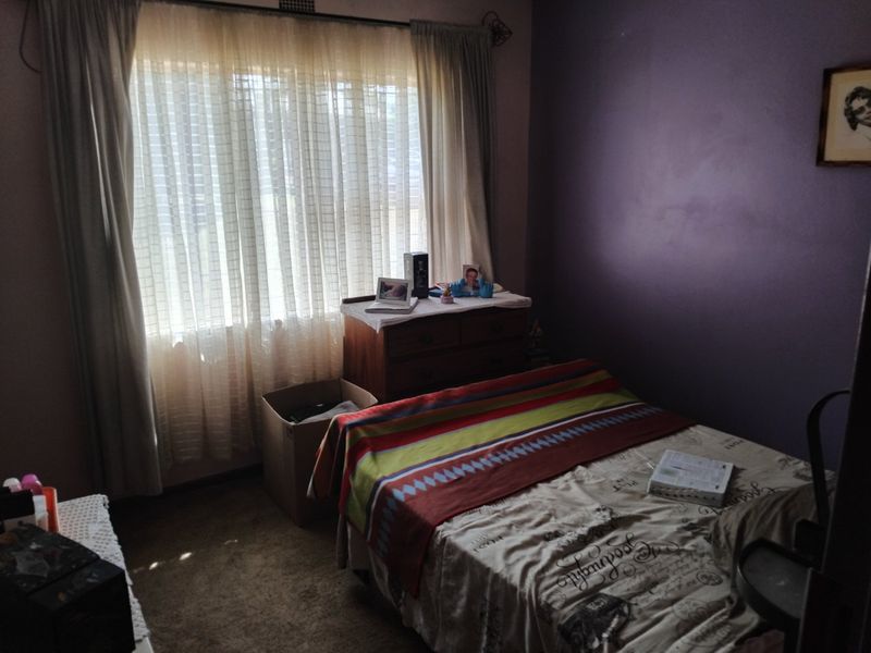 3 Bed House For Sale – Family Home with Granny Flat & Office Space - Photo 10