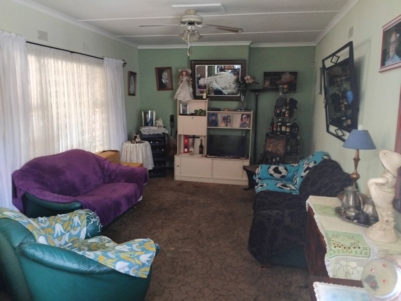 3 Bed House For Sale – Family Home with Granny Flat & Office Space - Photo 7