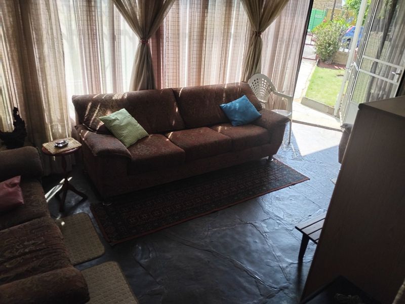 3 Bed House For Sale – Family Home with Granny Flat & Office Space - Photo 6