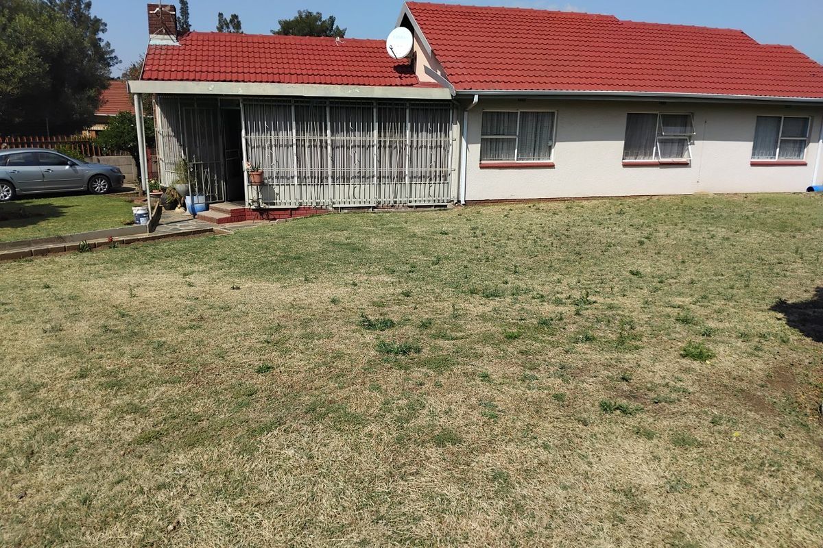 3 Bed House For Sale – Family Home with Granny Flat & Office Space - Photo 3