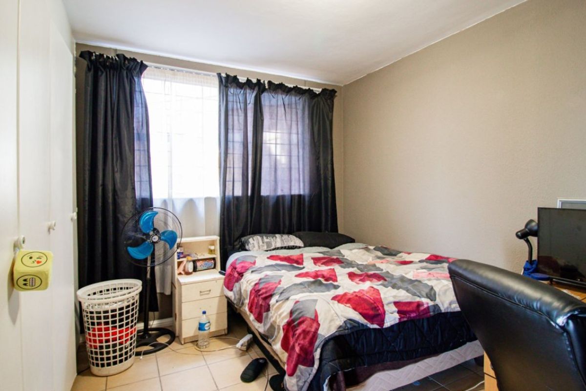 2 Bed Flat For Sale – Spacious and Secure Living - Photo 5