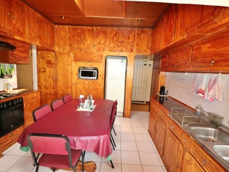 Spacious 4-Bedroom Home with Cottage and Pool on Double Stand - Photo 8