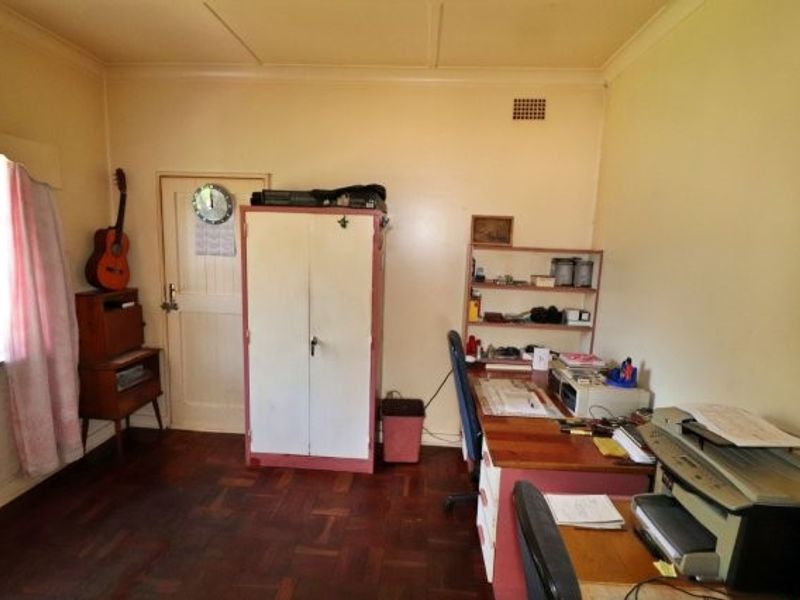 Spacious 4-Bedroom Home with Cottage and Pool on Double Stand - Photo 7