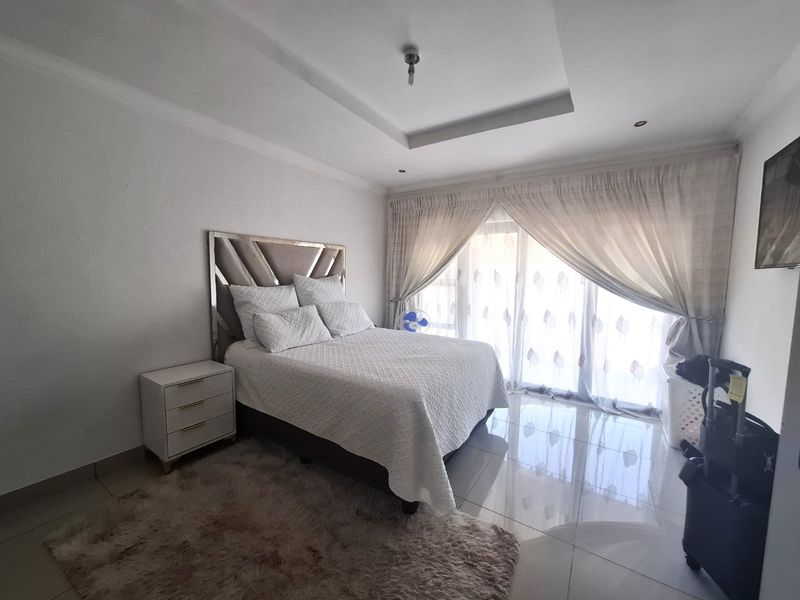 Modern 3-Bedroom Home with Cottage, Lapa, and Top Security - Photo 6