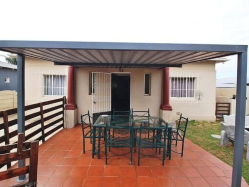 Neat 3-Bedroom Home with New Kitchen and Separate Granny Flat - Photo 4