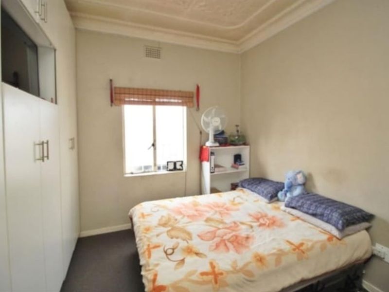 Neat 3-Bedroom Home with New Kitchen and Separate Granny Flat - Photo 9