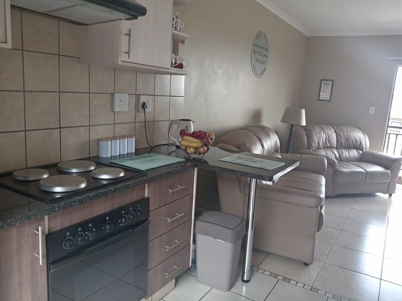 Secure and Neat 2-Bedroom Flat with Parking - Photo 8