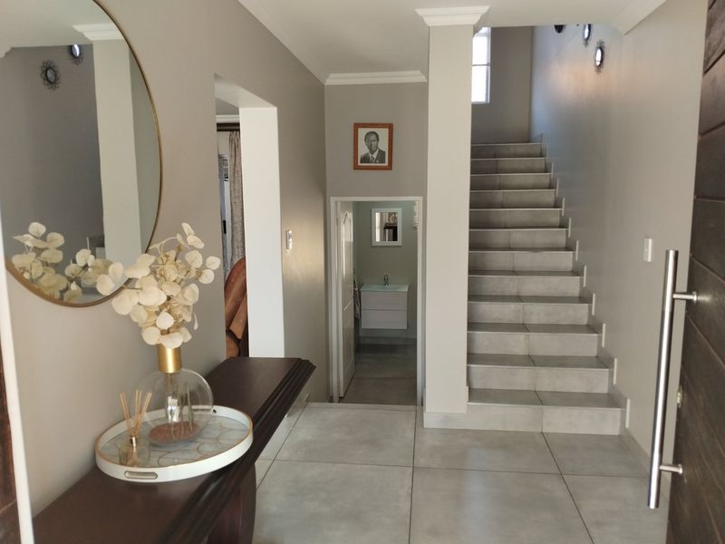Modern 3-Bedroom Cluster Home in Secure Setting - Photo 3