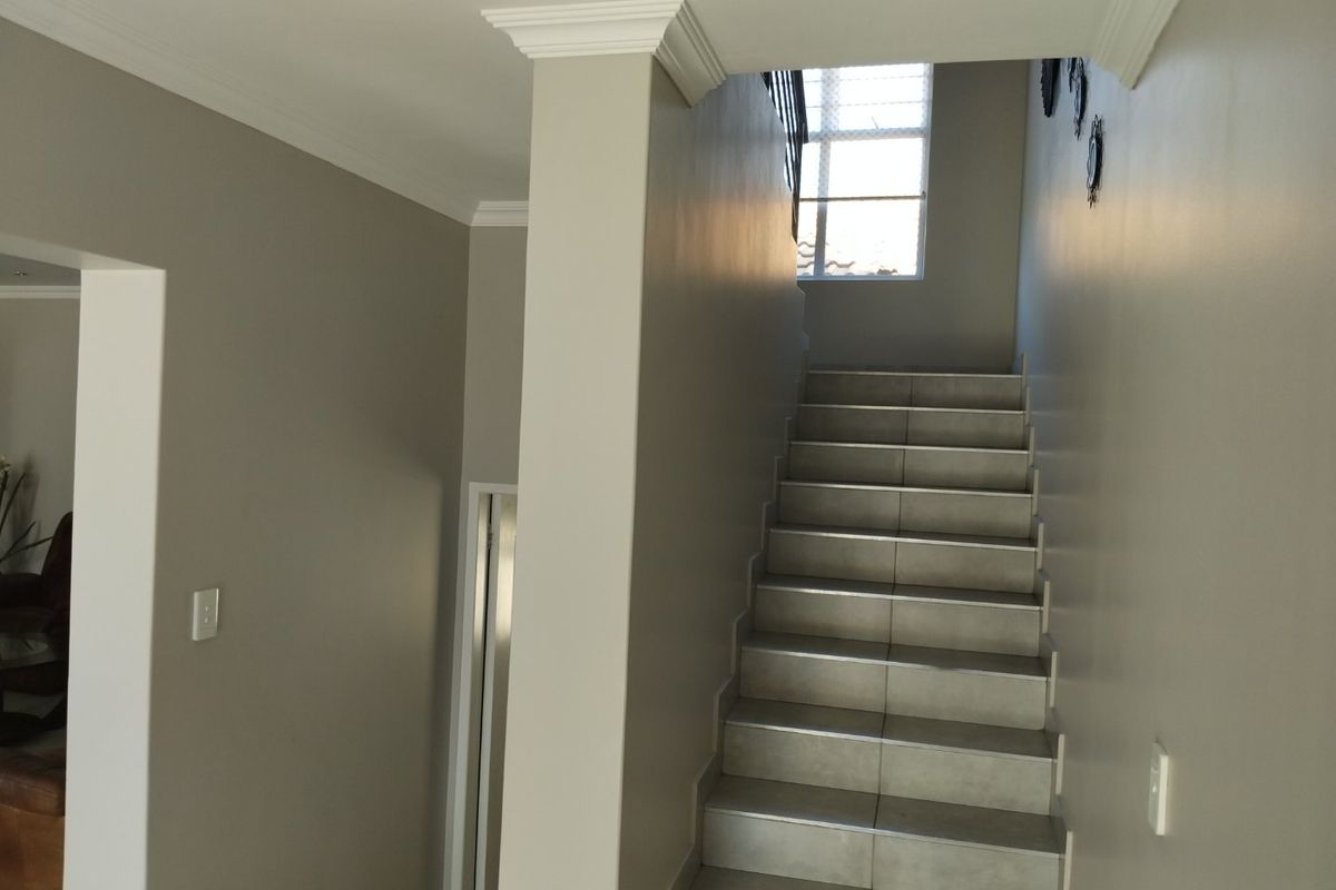 Modern 3-Bedroom Cluster Home in Secure Setting - Photo 5
