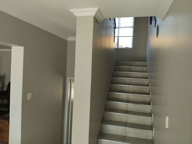 Modern 3-Bedroom Cluster Home in Secure Setting - Photo 5