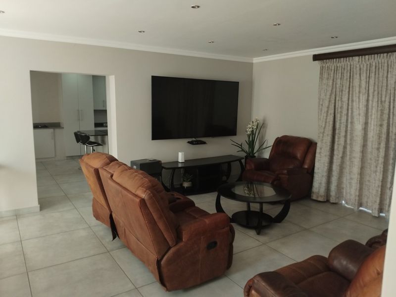 Modern 3-Bedroom Cluster Home in Secure Setting - Photo 6