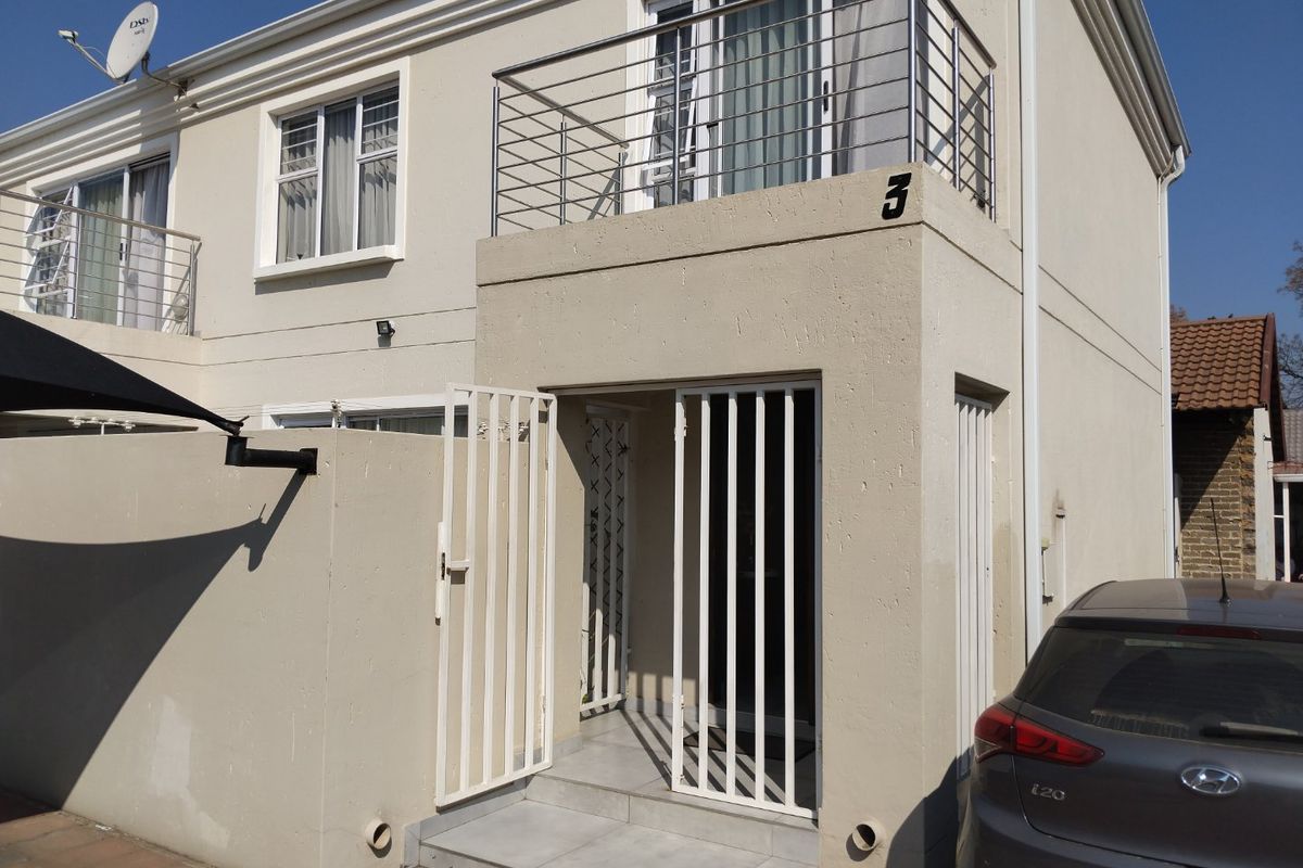 Modern 3-Bedroom Cluster Home in Secure Setting - Photo 2