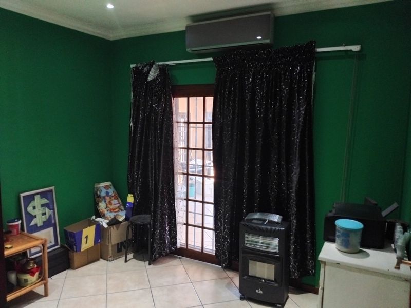 Beautiful 4-Bedroom Family Home with Exceptional Features - Photo 9