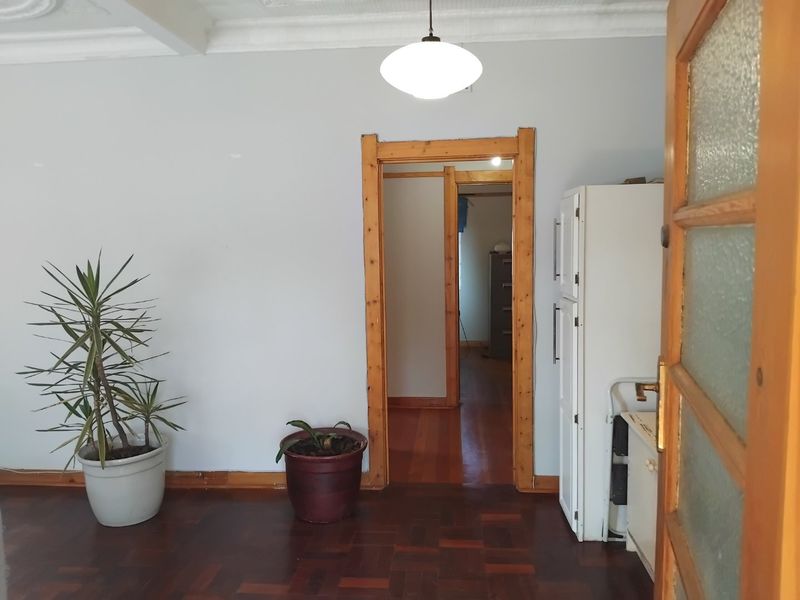 Neat 3-Bedroom Home in Secure Boomed Community - Photo 4