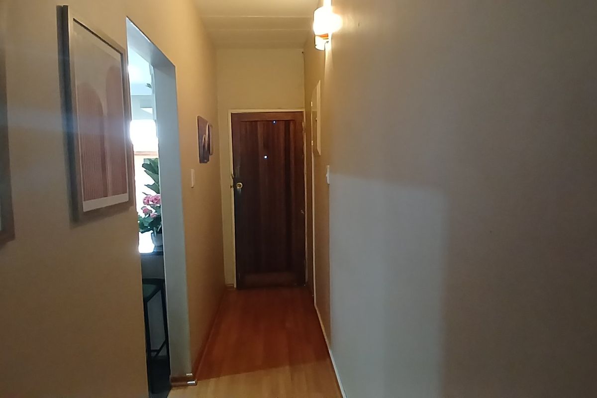 Sleek, Spacious & Secure – Move-In Ready Townhouse - Photo 5