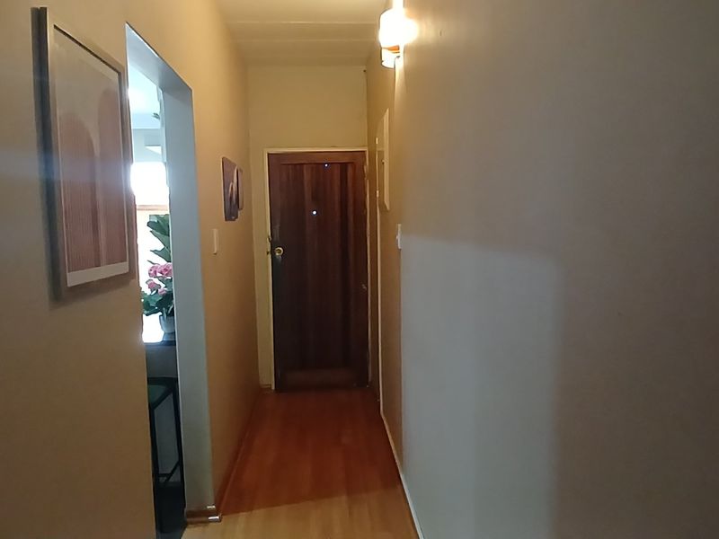 Sleek, Spacious & Secure – Move-In Ready Townhouse - Photo 5