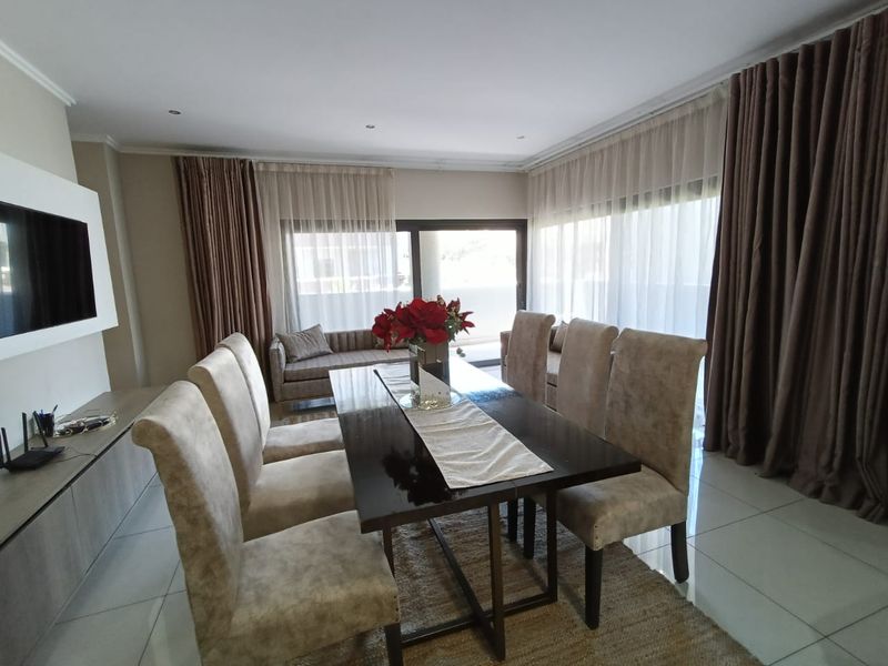 Beautifully furnished 3 bedroom apartment in central Umhlanga Ridge. - Photo 5