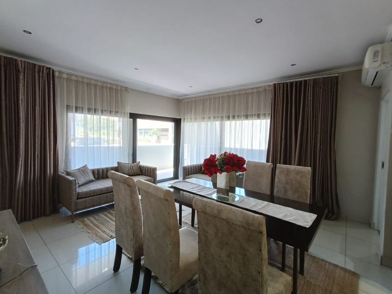 Beautifully furnished 3 bedroom apartment in central Umhlanga Ridge. - Photo 4
