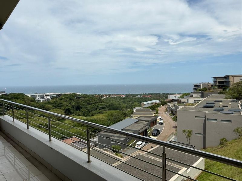 3 Bedroom executive apartment with stunning views in La Lucia. - Photo 2