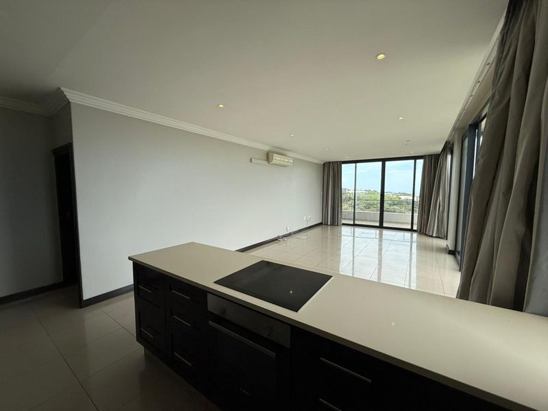 3 Bedroom executive apartment with stunning views in La Lucia. - Photo 6
