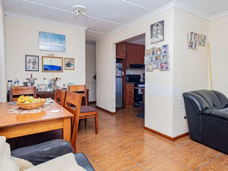 Step inside for a great surprise! - Photo 5