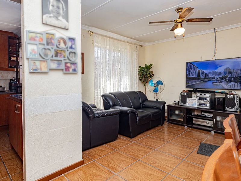 Step inside for a great surprise! - Photo 7