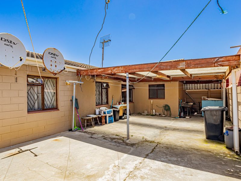 Step inside for a great surprise! - Photo 3