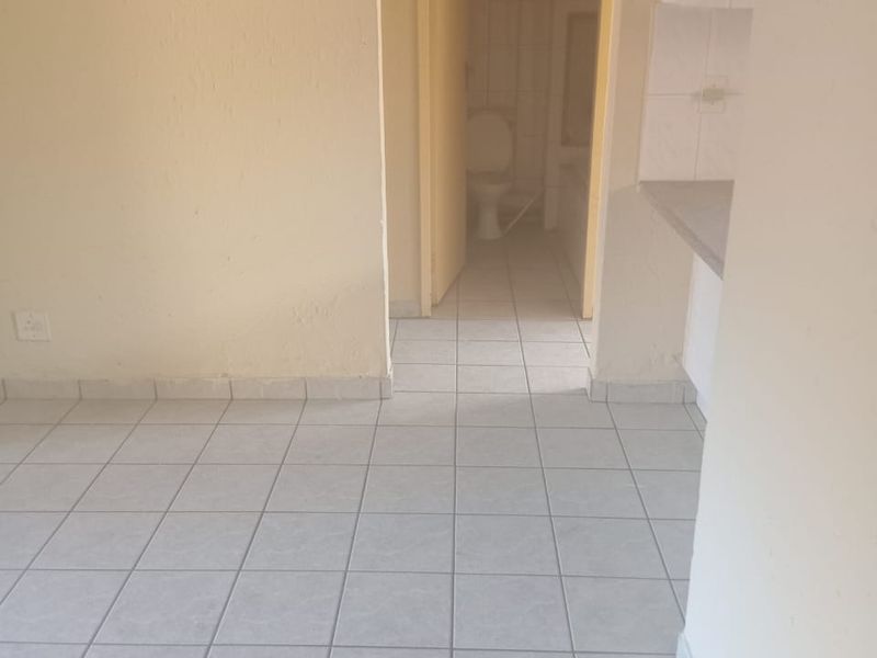 Ground floor 2 bedroom Town house at Palm Springs Complex - Photo 6