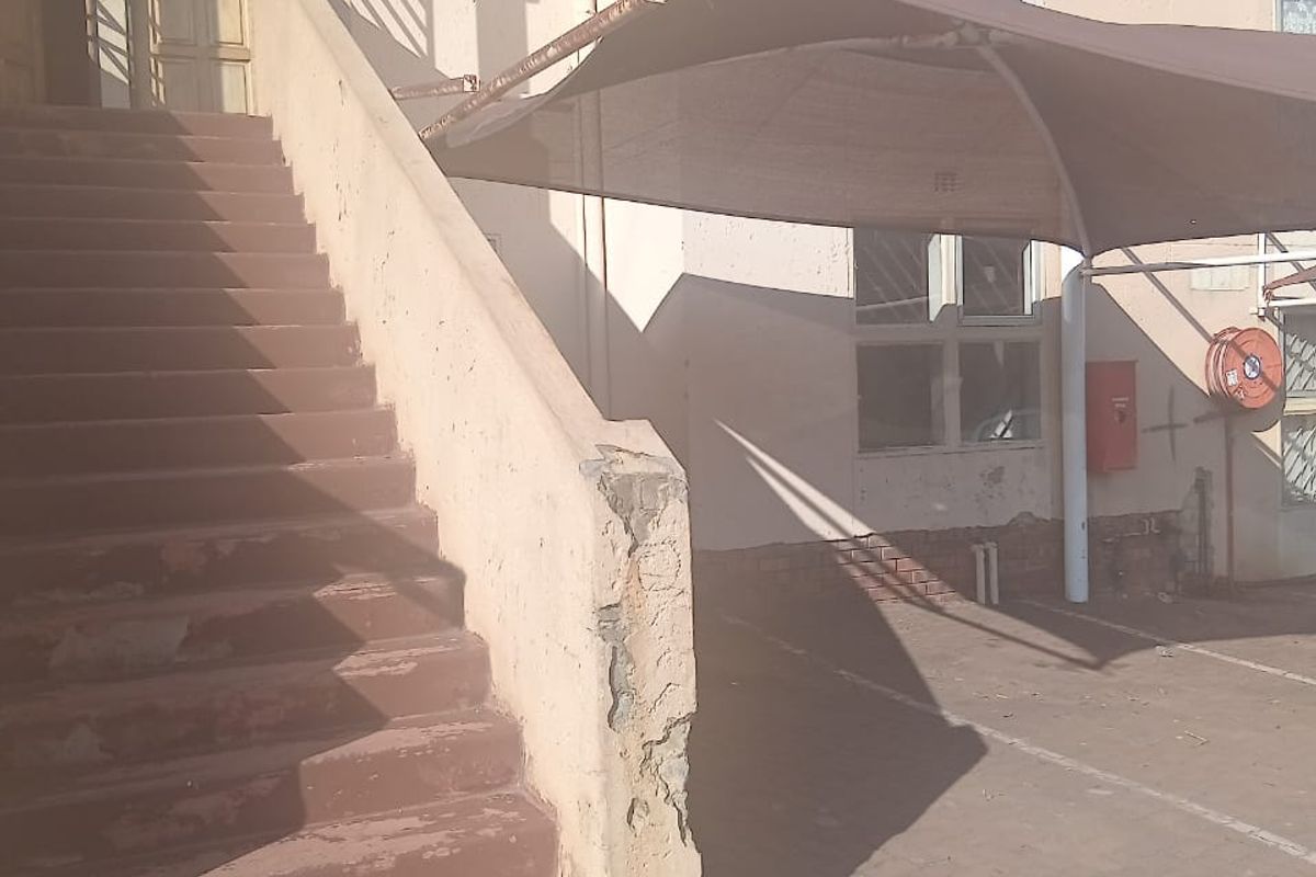 Ground floor 2 bedroom Town house at Palm Springs Complex - Photo 3