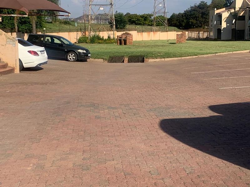 Ground floor 2 bedroom Town house at Palm Springs Complex - Photo 2