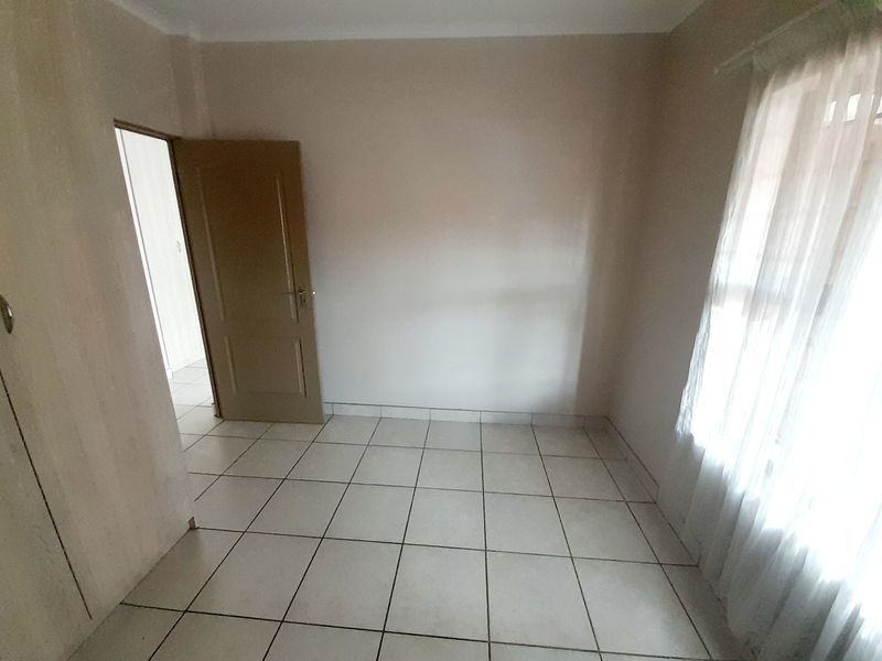Townhouse For Sale In Eldoraigne Retirement Village - Photo 10