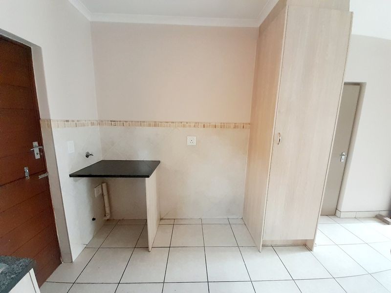 Townhouse For Sale In Eldoraigne Retirement Village - Photo 6