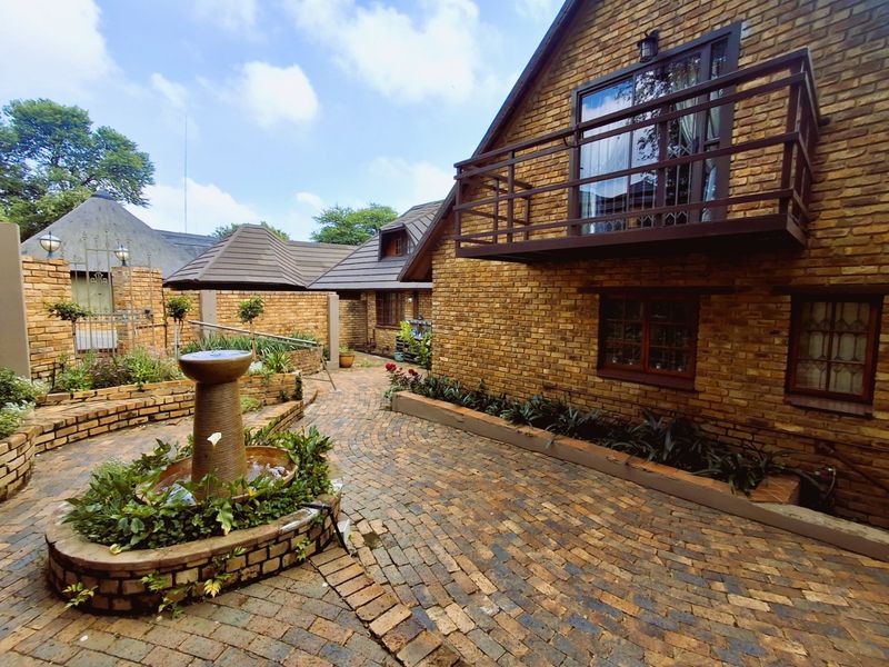 Stunning family Home in the highly sought-after River Lodge!  - Photo 5