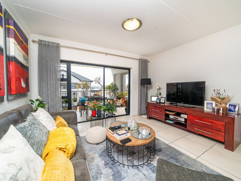 Immaculate 2 bedroom apartment for sale in Greenstone Hill. - Photo 6