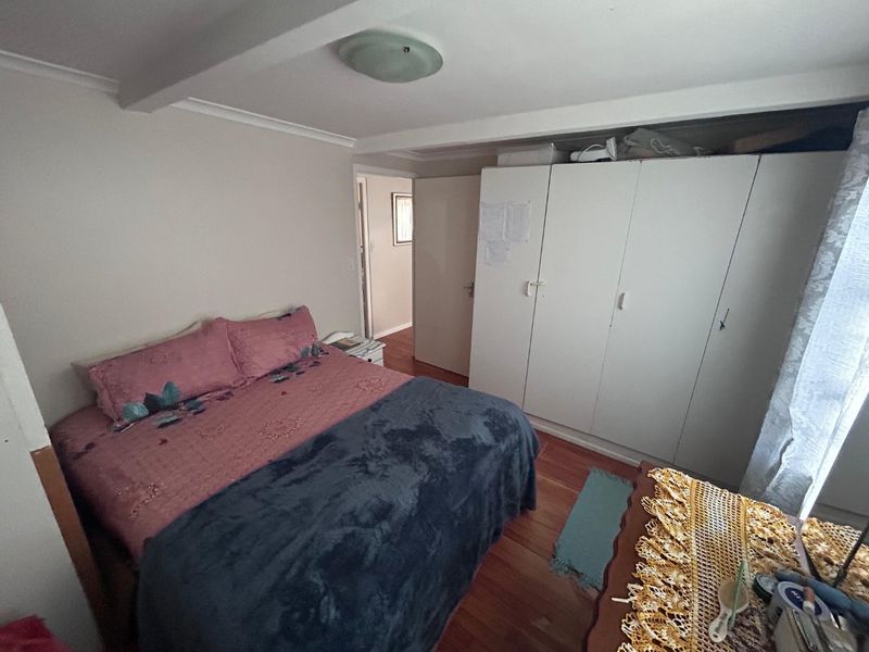 Three bedroom house with a two bedroom granny flat - Photo 8