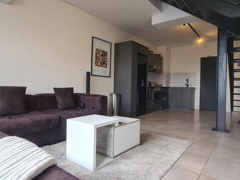 Spacious multi level 1 bed 1 bath apartment for sale in Sandown - Photo 7