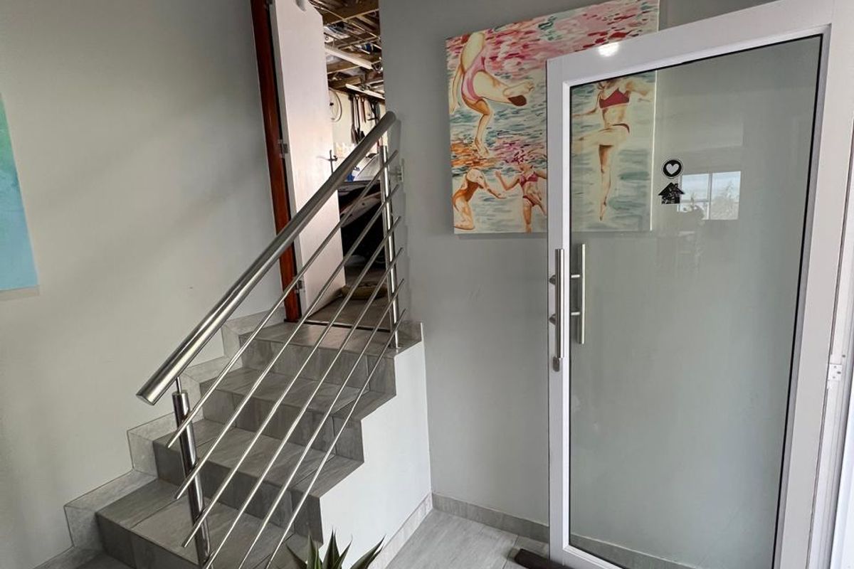 Family Haven in Kleinkoornhuis with Sea Views - Photo 5