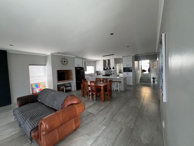 Family Haven in Kleinkoornhuis with Sea Views - Photo 7