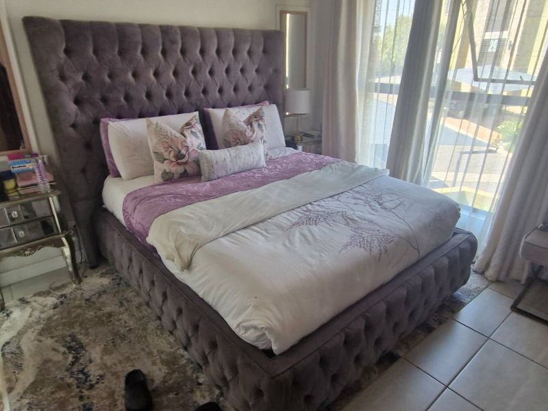 Gorgeous Modern Contemporary ,,,,,,,,,, 3 Bed  2  Bathroom Apartment in Waterfall Estate First Floor - Photo 7