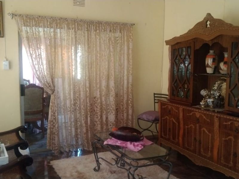 THIS IS YOUR BARGAIN OF THE MONTH ,, COME AND VIEW - Photo 3